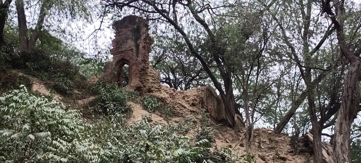 हस्तिनापुर के पांडव टीले पर पुरातत्व विभाग द्वारा किया गया उत्खनन स्रोत संवाद हस्तिनापुर के पांडव टीले पर पुरातत्व विभाग द्वारा किया गया उत्खनन स्रोत संवाद