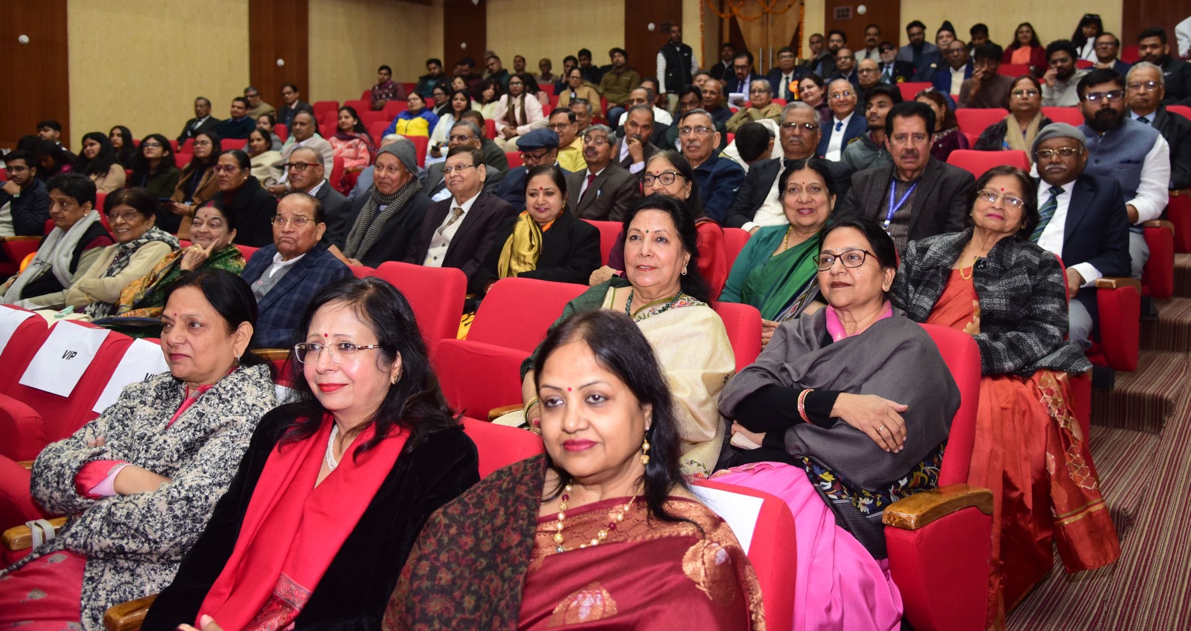 जनभवन मार्ग स्थित विश्वेश्वरैया सभागार में आयोजित आईआईटी रुड़की एल्युमिनाई एसोसिएशन के लखनऊ चैप जनभवन मार्ग स्थित विश्वेश्वरैया सभागार में आयोजित आईआईटी रुड़की एल्युमिनाई एसोसिएशन के लखनऊ चैप