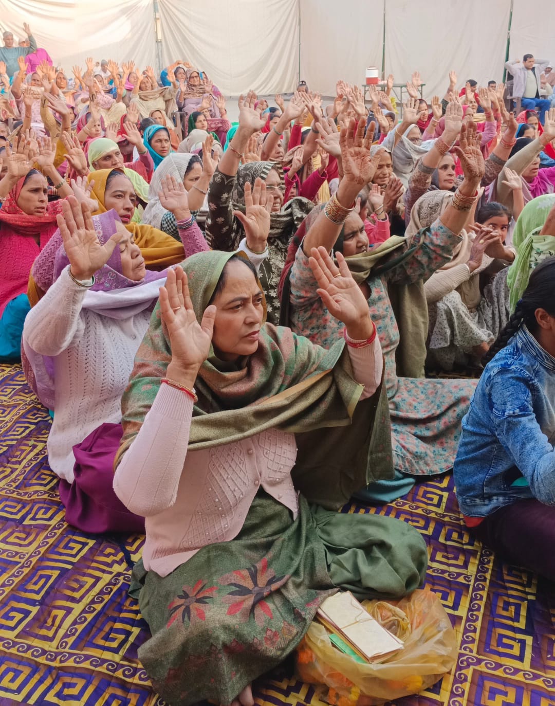 नारायणगढ़ में आयोजित कार्यक्रम में प्रवचन करती साध्वी बहनें। प्रवक्ता नारायणगढ़ में आयोजित कार्यक्रम में प्रवचन करती साध्वी बहनें। प्रवक्ता