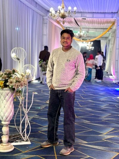 राजीव पाराशरी । व्यापारी