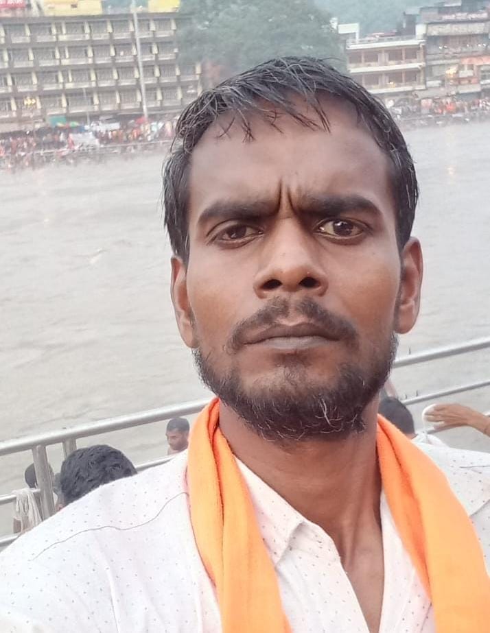 सीएचसी नानौता पर भर्ती घायल सोनू। संवाद