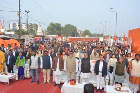 शहर के अलग-अलग इलाकों में रविवार को हिंदू सम्मेलन हुआ। शहर के अलग-अलग इलाकों में रविवार को हिंदू सम्मेलन हुआ।