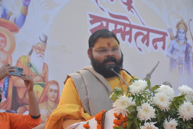 शहर के अलग-अलग इलाकों में रविवार को हिंदू सम्मेलन हुआ। शहर के अलग-अलग इलाकों में रविवार को हिंदू सम्मेलन हुआ।