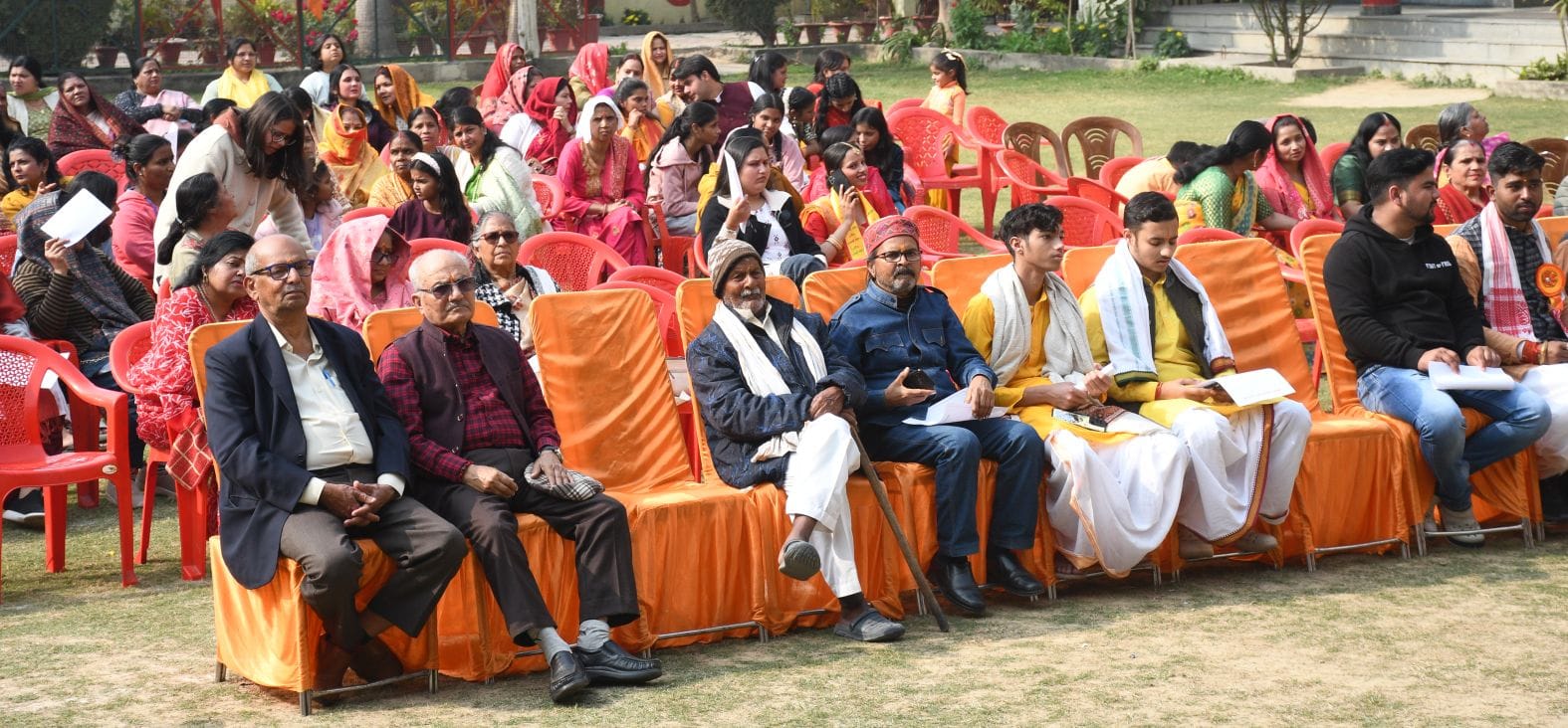 शहर के अलग-अलग इलाकों में रविवार को हिंदू सम्मेलन हुआ। शहर के अलग-अलग इलाकों में रविवार को हिंदू सम्मेलन हुआ।