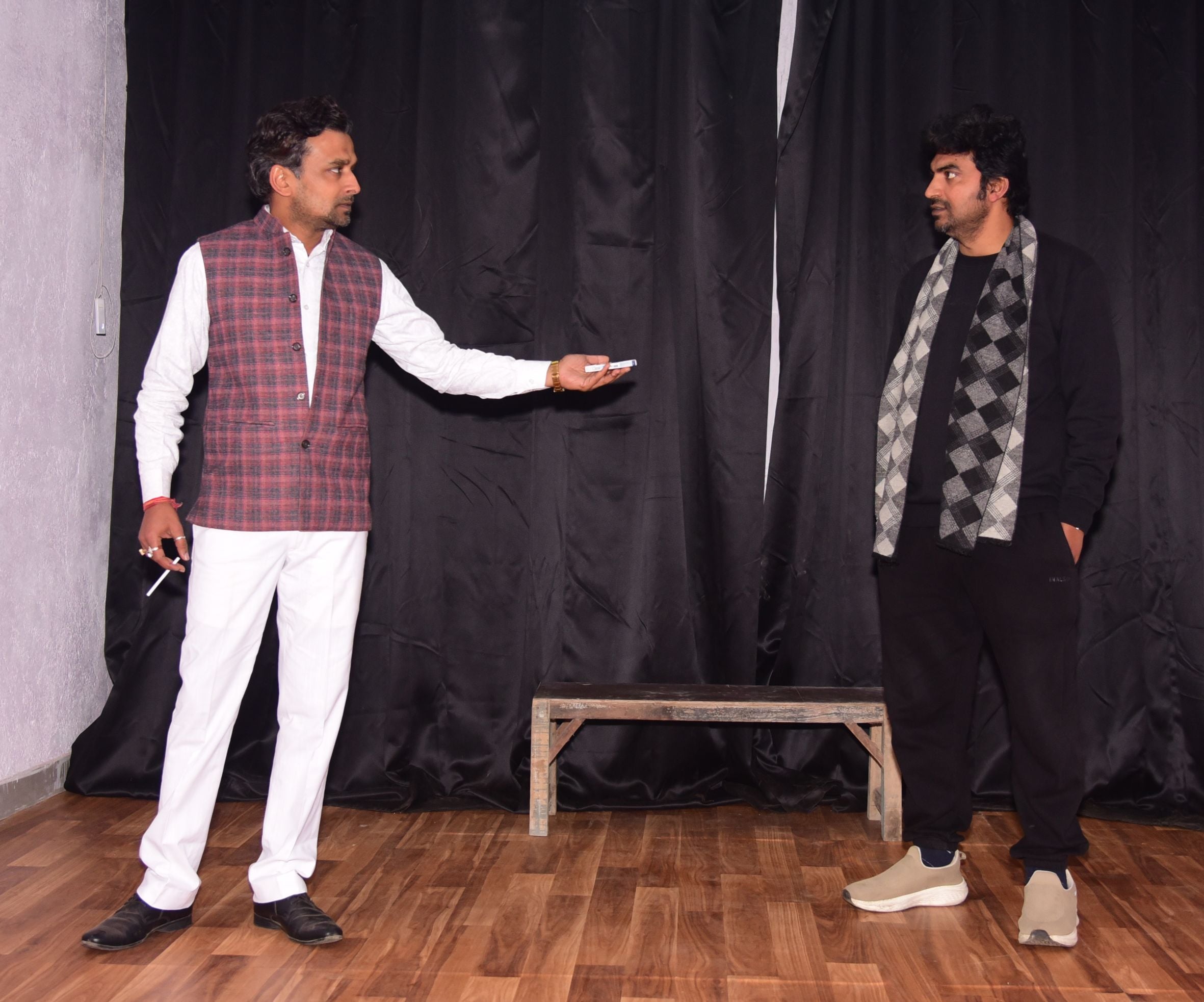 तीन दिवसीय नाट्य महोत्सव के अंतिम दिन रविवार को कैसरबाग स्थित इप्टा प्रेक्षागृह में नाटक मरणोपर तीन दिवसीय नाट्य महोत्सव के अंतिम दिन रविवार को कैसरबाग स्थित इप्टा प्रेक्षागृह में नाटक मरणोपर