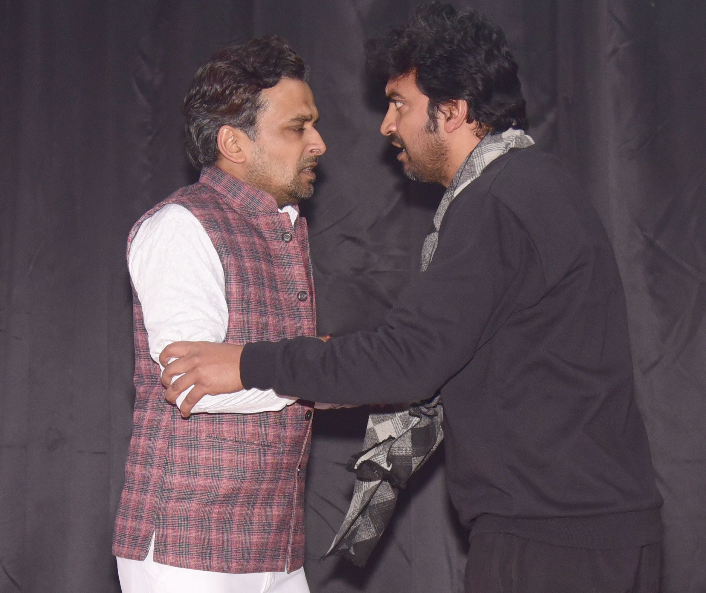 तीन दिवसीय नाट्य महोत्सव के अंतिम दिन रविवार को कैसरबाग स्थित इप्टा प्रेक्षागृह में नाटक मरणोपर तीन दिवसीय नाट्य महोत्सव के अंतिम दिन रविवार को कैसरबाग स्थित इप्टा प्रेक्षागृह में नाटक मरणोपर