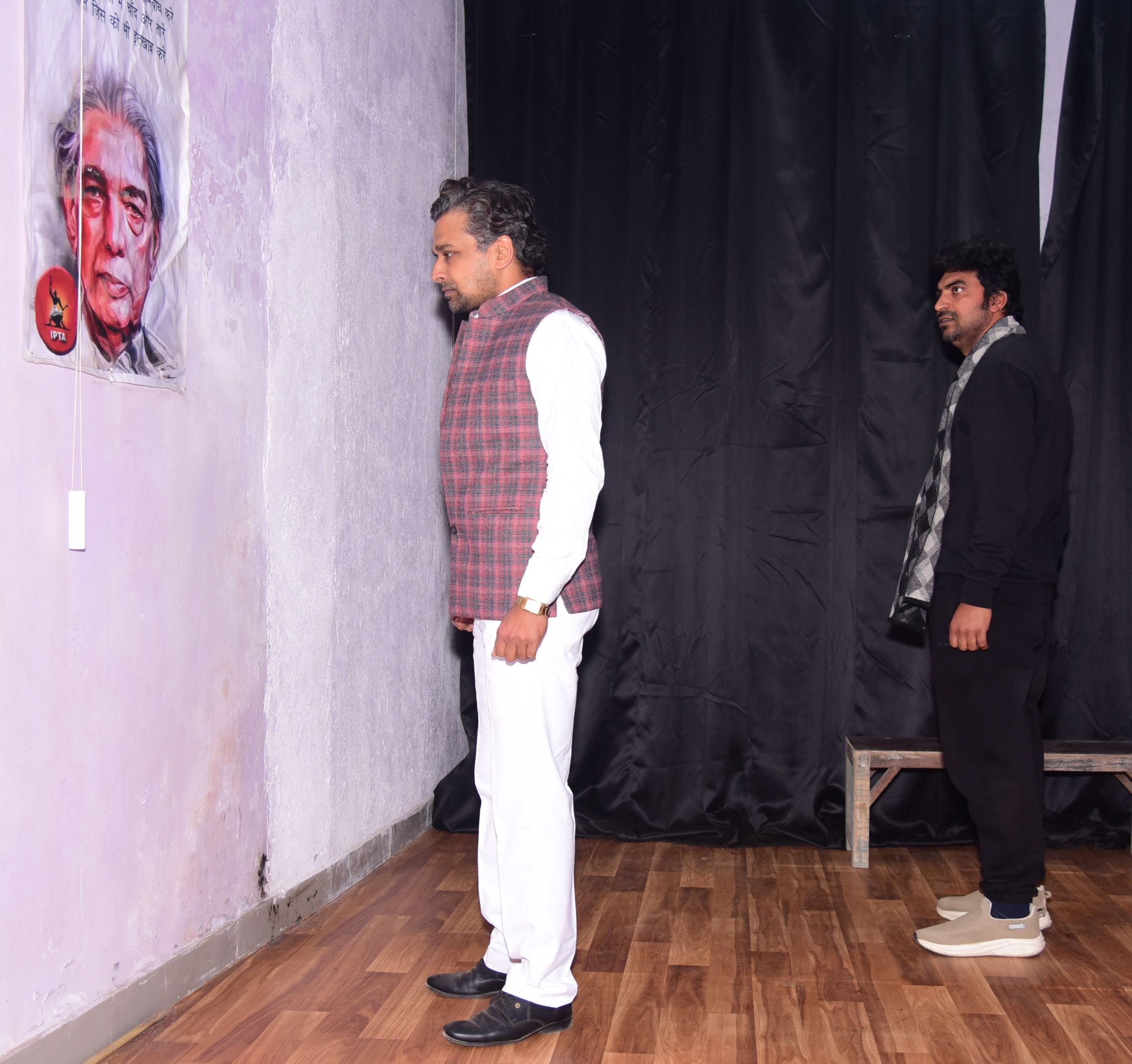 तीन दिवसीय नाट्य महोत्सव के अंतिम दिन रविवार को कैसरबाग स्थित इप्टा प्रेक्षागृह में नाटक मरणोपर तीन दिवसीय नाट्य महोत्सव के अंतिम दिन रविवार को कैसरबाग स्थित इप्टा प्रेक्षागृह में नाटक मरणोपर