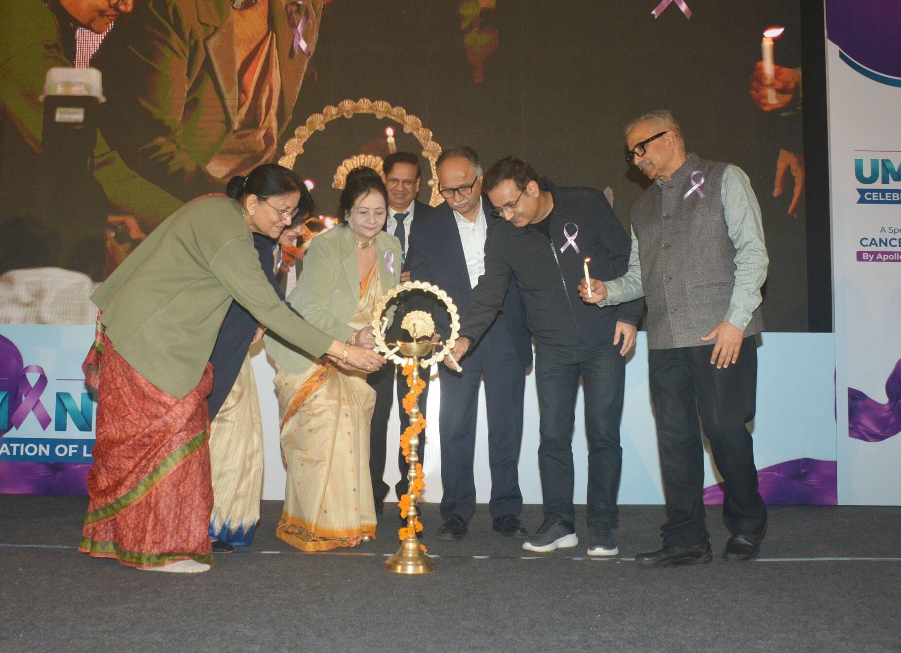 दीप जलाकर कार्यक्रम का शुभारंभ करते दृष्टि आईएएस और दृष्टि पब्लिकेशंस के संस्थापक, एमडी और सीईओ दीप जलाकर कार्यक्रम का शुभारंभ करते दृष्टि आईएएस और दृष्टि पब्लिकेशंस के संस्थापक, एमडी और सीईओ