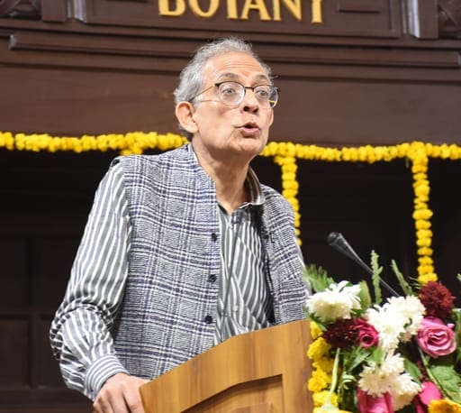 नोबेल पुरस्कार विजेता अर्थशास्त्री प्रो. अभिजीत बनर्जी का विशेष व्याख्यान हुआ। 