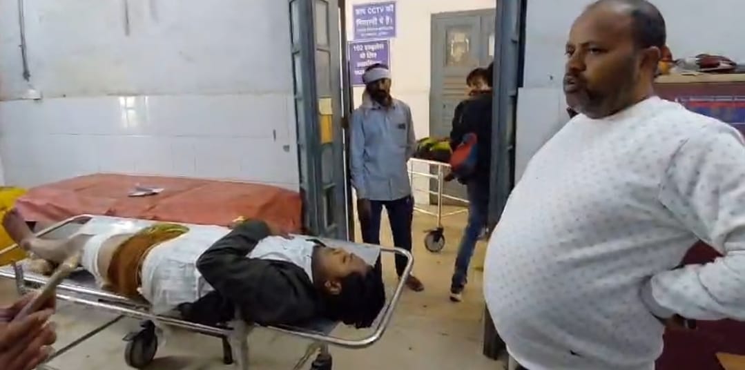 पूर्णिया जीएमसीएच में इलाज कराते परिजन