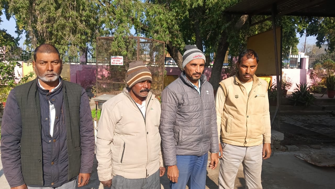 फोटो-12- मुठभेड़ में घायल लल्लू। संवाद फोटो-12- मुठभेड़ में घायल लल्लू। संवाद