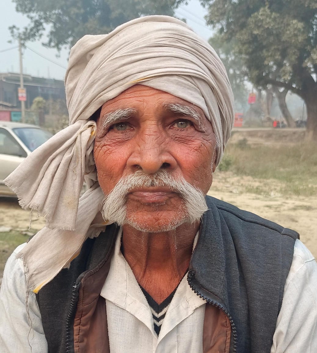 मंगलवार को सुबह आसमान में छाए रहे काले बादल।  संवाद