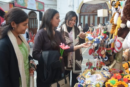 पांच दिवसीय सनतकदा महोत्सव का मंगलवार को समापन हो गया। 