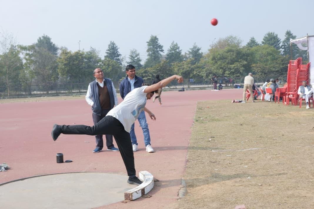 फोटो : सोनीपत के सेक्टर-4 स्थित राजीव गांधी खेल स्टेडियम में आयोजित जिलास्तरीय प्रतियोगिता के द फोटो : सोनीपत के सेक्टर-4 स्थित राजीव गांधी खेल स्टेडियम में आयोजित जिलास्तरीय प्रतियोगिता के द