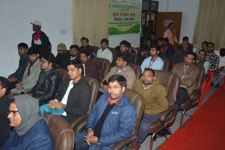 जय नारायण पीजी महाविद्यालय में आयोजित रोजगार मेले में हिस्सा लेते अभ्यर्थीी। मेले की शुरुआत मह जय नारायण पीजी महाविद्यालय में आयोजित रोजगार मेले में हिस्सा लेते अभ्यर्थीी। मेले की शुरुआत मह