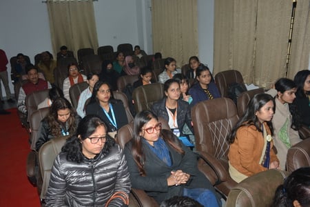 जय नारायण पीजी महाविद्यालय में आयोजित रोजगार मेले में हिस्सा लेते अभ्यर्थीी। मेले की शुरुआत मह जय नारायण पीजी महाविद्यालय में आयोजित रोजगार मेले में हिस्सा लेते अभ्यर्थीी। मेले की शुरुआत मह