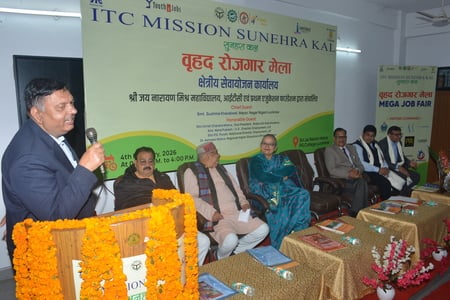 जय नारायण पीजी महाविद्यालय में आयोजित रोजगार मेले में हिस्सा लेते अभ्यर्थीी। मेले की शुरुआत मह जय नारायण पीजी महाविद्यालय में आयोजित रोजगार मेले में हिस्सा लेते अभ्यर्थीी। मेले की शुरुआत मह