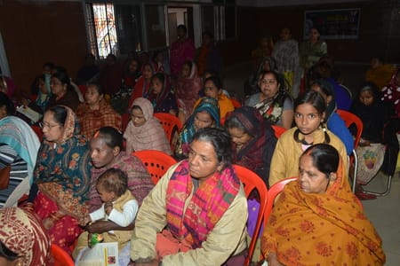 मनकामेश्वर वार्ड स्थित लंबेश्वर पार्क सामुदायिक केंद्र में अमर उजाला अपराजिता के तहत विश्व कैंस