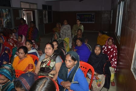 मनकामेश्वर वार्ड स्थित लंबेश्वर पार्क सामुदायिक केंद्र में अमर उजाला अपराजिता के तहत विश्व कैंस