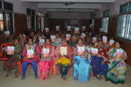 मनकामेश्वर वार्ड स्थित लंबेश्वर पार्क सामुदायिक केंद्र में अमर उजाला अपराजिता के तहत विश्व कैंस