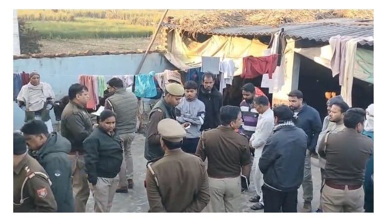 भलवा गांव में पहुंची पुलिस : संवाद भलवा गांव में पहुंची पुलिस : संवाद