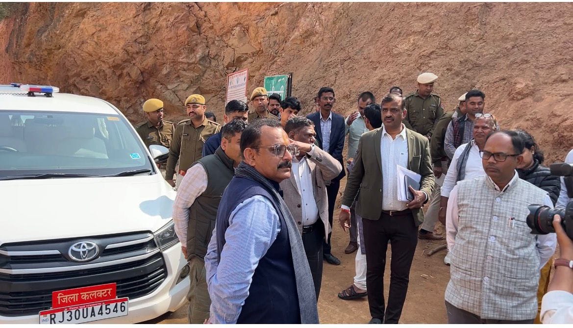 हल्दीघाटी में निरीक्षण करते हुए कलेक्टर एसपी सहित प्रशासनिक अधिकारी । फोटो अमर उजाला