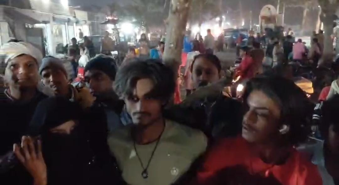 ई रिक्शा चोर पिटाई