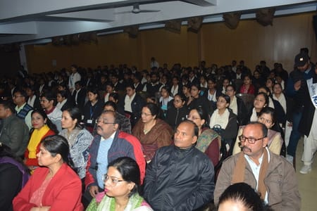 नेशनल पीजी. कॉलेज के इतिहास विभाग की ओर से संगोष्ठी हुई। 
