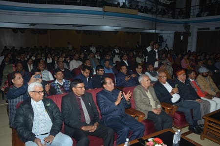 नेशनल पीजी. कॉलेज के इतिहास विभाग की ओर से संगोष्ठी हुई। 