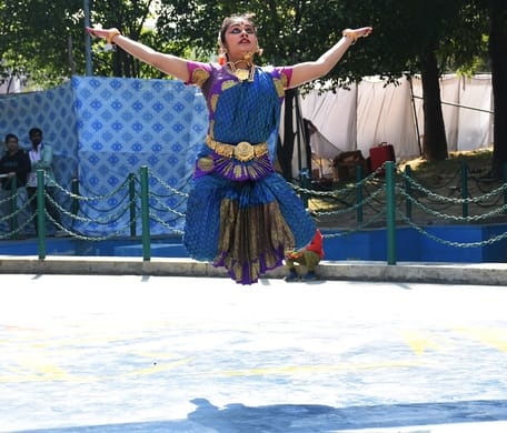 आईआईएम में मैनफेस्ट-वर्चस्व की शुरुआत उमंग और उत्साह के साथ हुई।