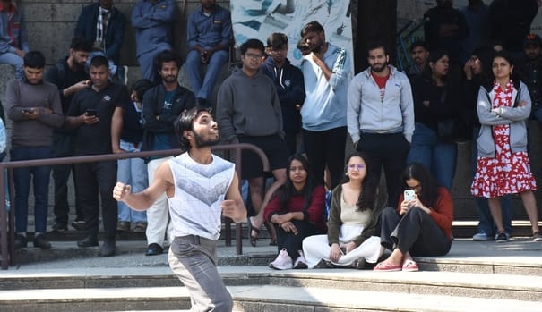 आईआईएम में मैनफेस्ट-वर्चस्व की शुरुआत उमंग और उत्साह के साथ हुई।