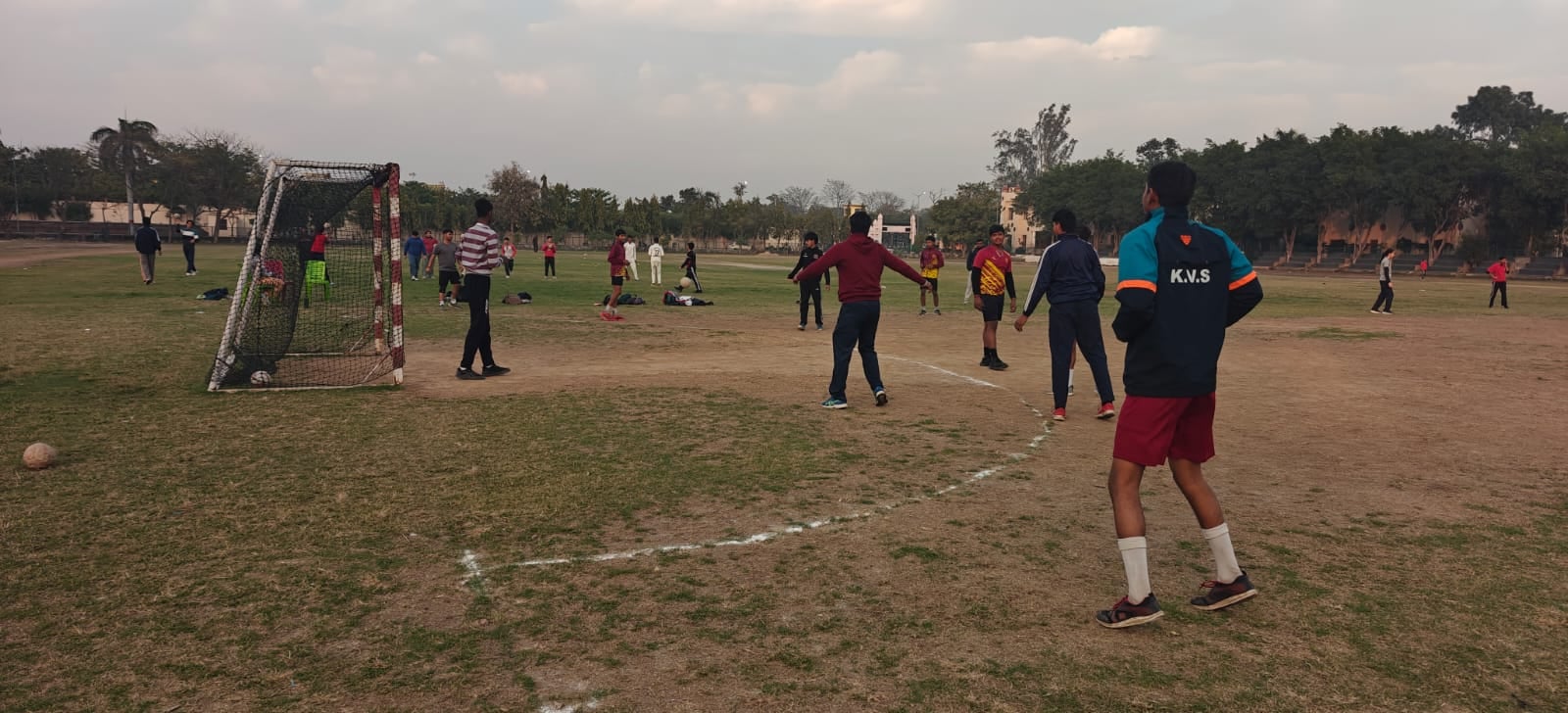 अंबाला कैंट के एसडी कॉलेज में हैंडबॉल के खिलाड़ी ट्रायल देते हुए: संवाद अंबाला कैंट के एसडी कॉलेज में हैंडबॉल के खिलाड़ी ट्रायल देते हुए: संवाद