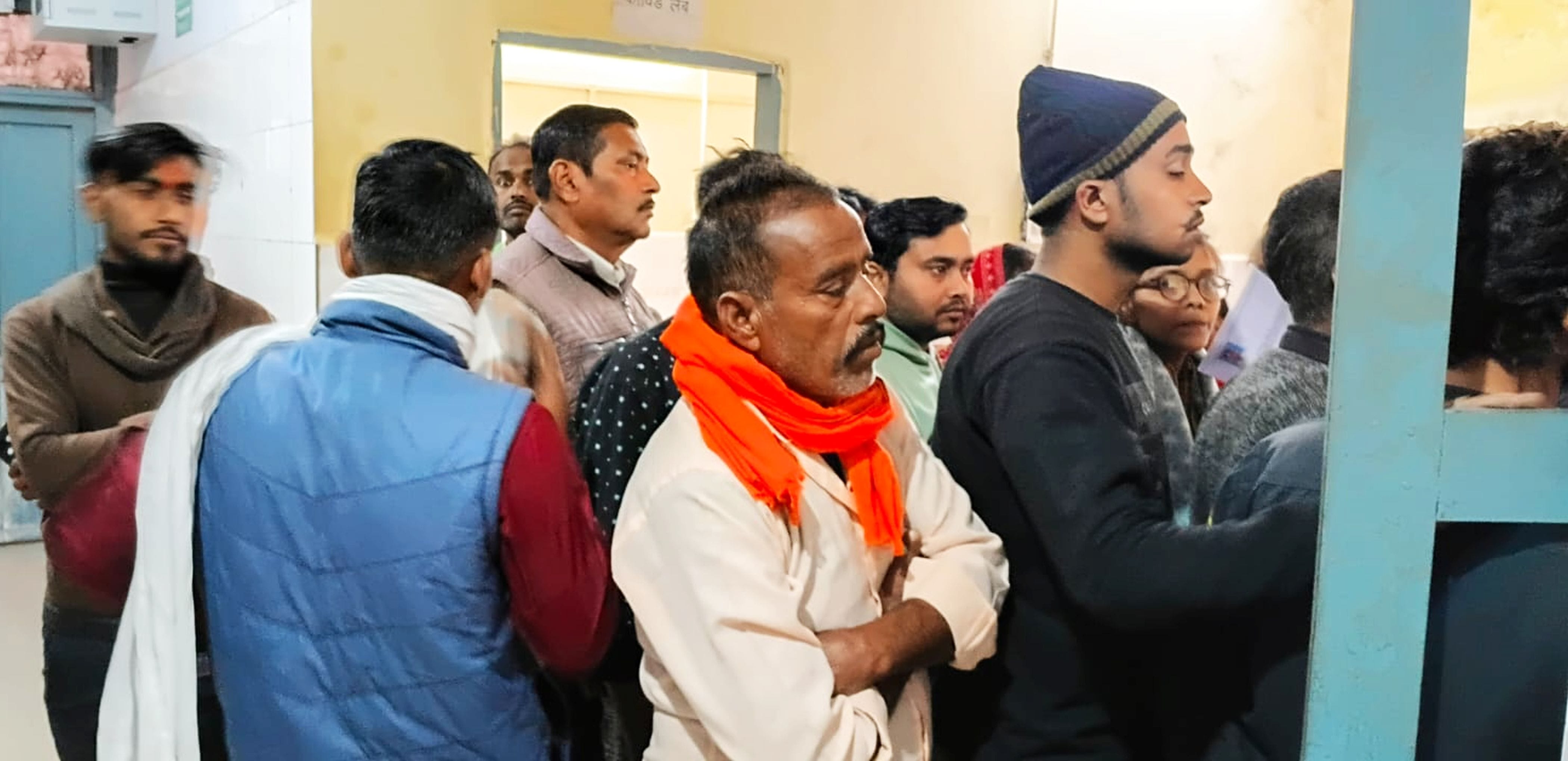 फोटो-14-जिला अस्पताल की ओपीडी में मरीजों की लगी भीड़। संवाद फोटो-14-जिला अस्पताल की ओपीडी में मरीजों की लगी भीड़। संवाद