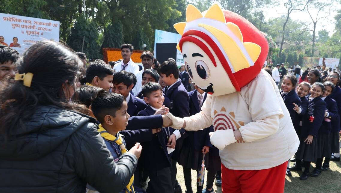 जनभवन में लगी प्रादेशिक फल, शाकभाजी एवं पुष्प प्रदर्शनी।