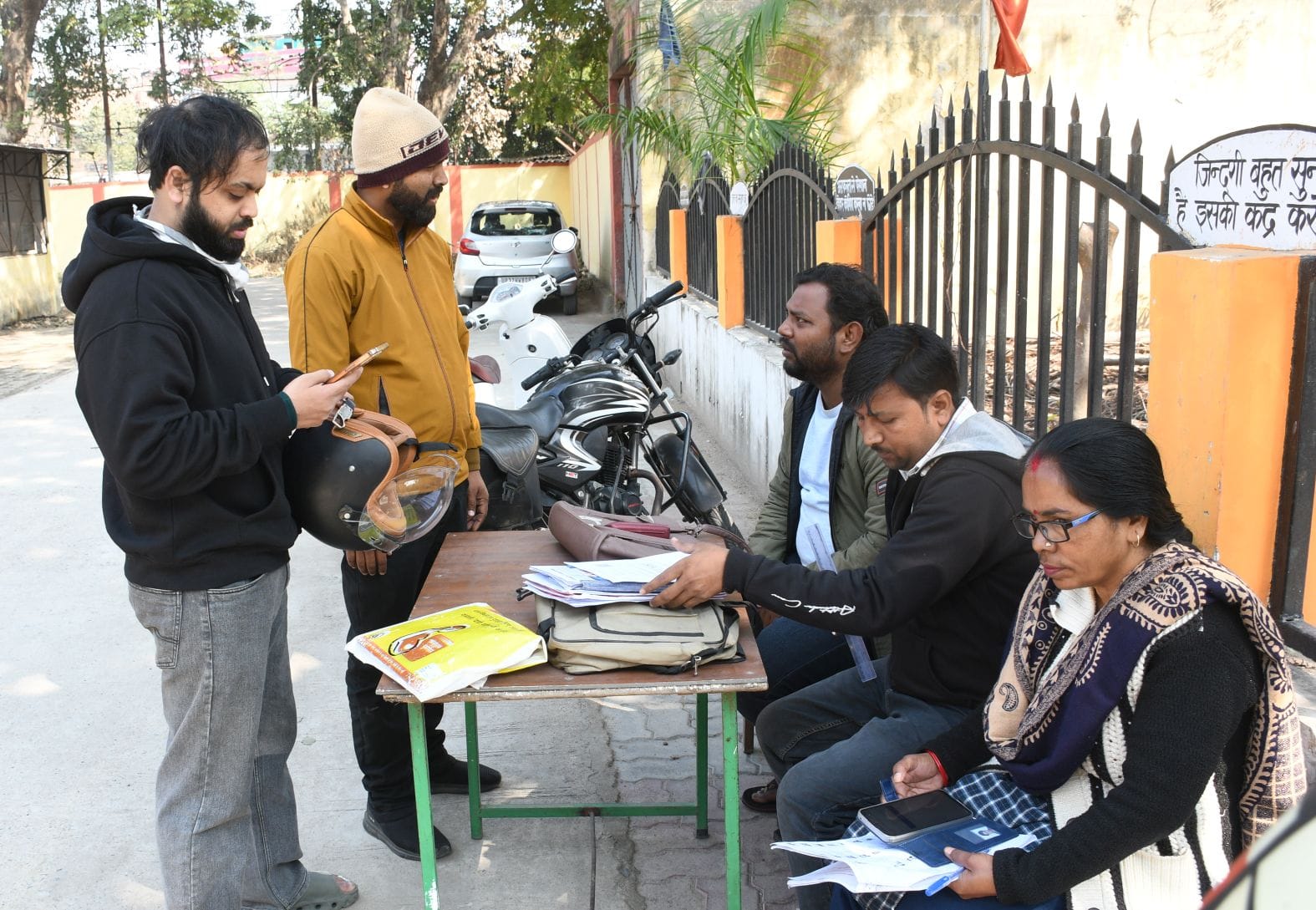 कैंपस ड्राइव में विभिन्न ट्रेड से प्रशिक्षण प्राप्त अभ्यर्थियों ने भाग लिया। 