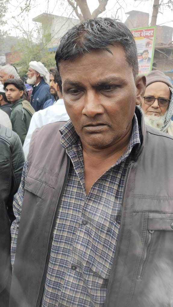 करही में फार्म सात पर नाम ऐसे प्रिंटेड करके, आवेदक की फर्जी हस्ताक्षर बनाकर दिया गया है