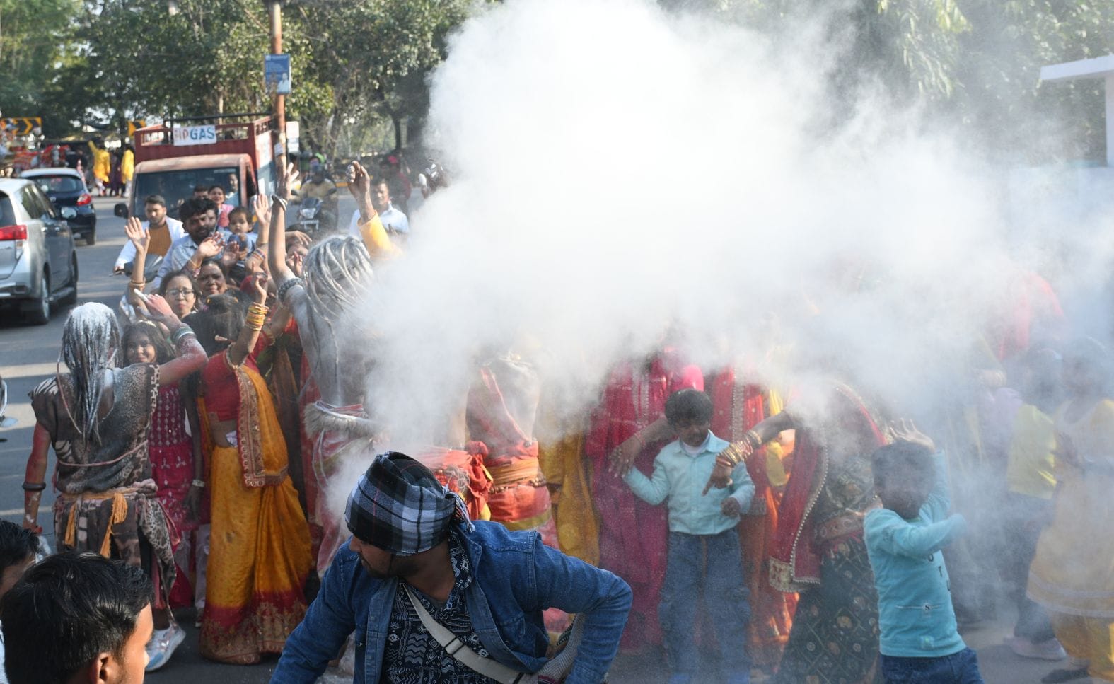 प्राण प्रतिष्ठा पर निकाली शोभा यात्रा