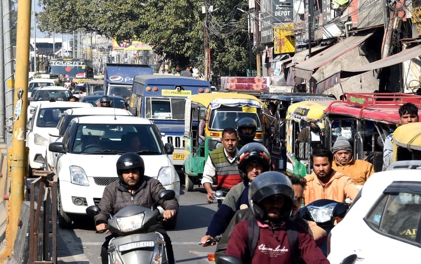 थाना सदर बाजार रोड बनाने के कार्य के चलते बंद किया गया मार्ग