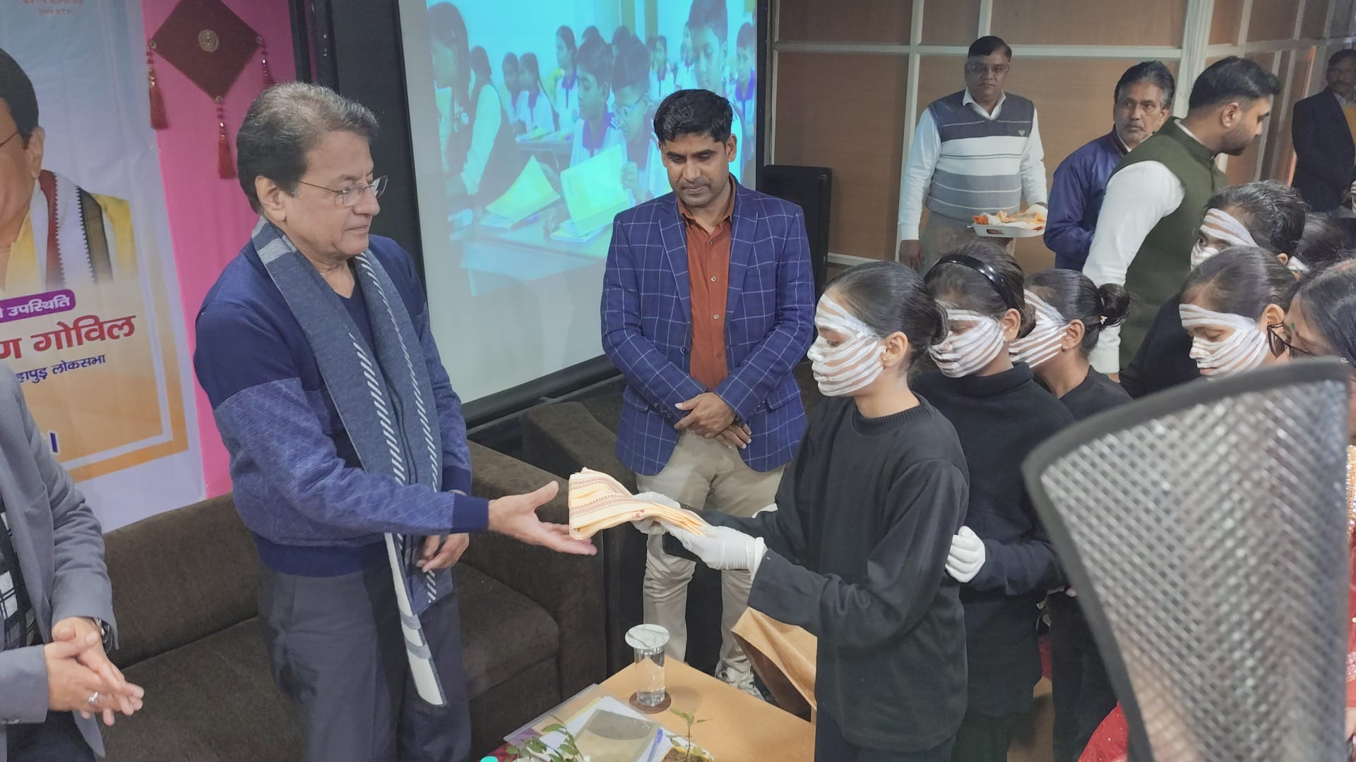 यूपी भवन एवं अन्य स्न्निनिर्माण कर्मकार कल्याण बोर्ड द्वारा आईआईएमटी यूनिवर्सिटी गंगानगर में कि