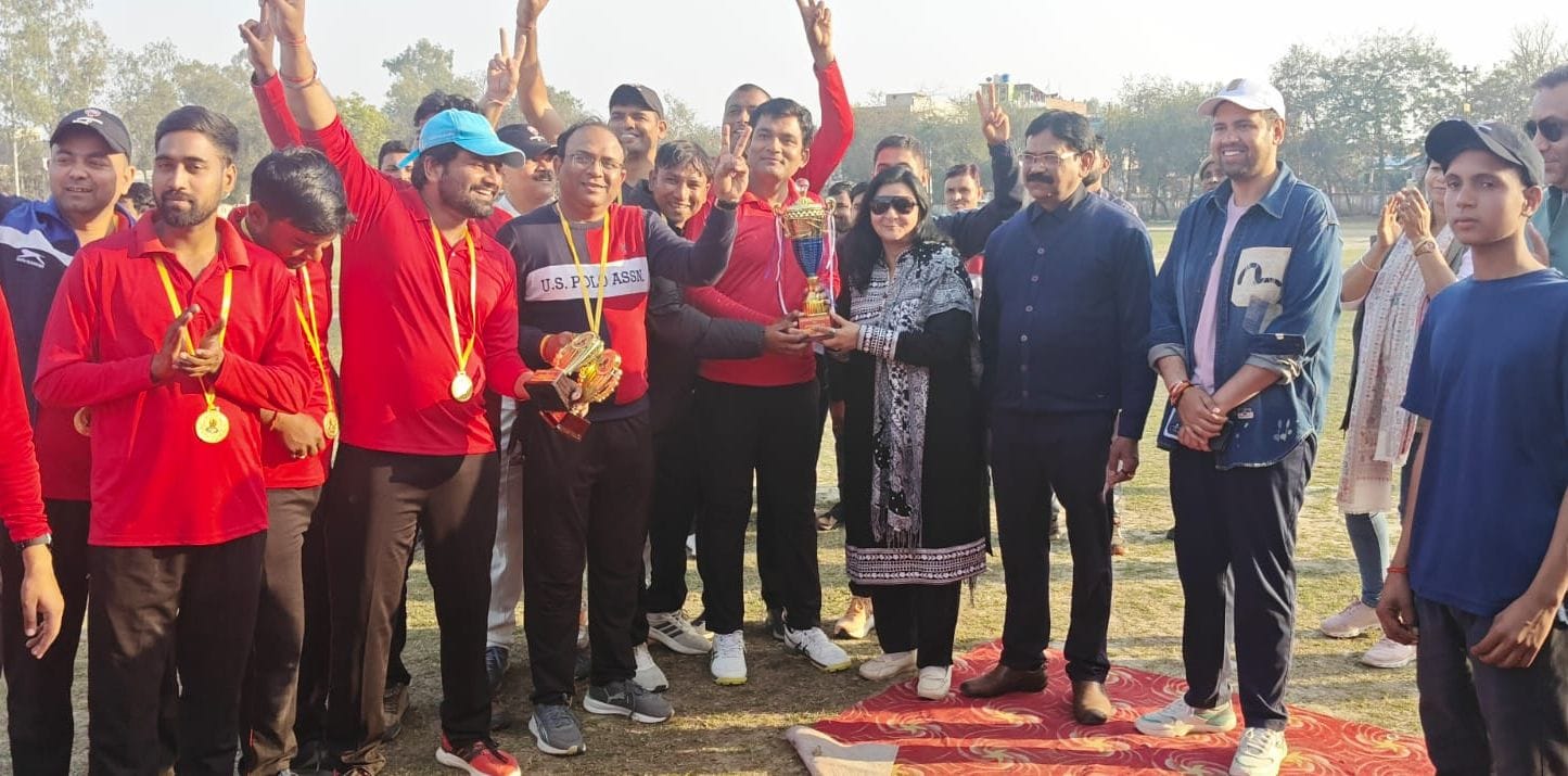 फोटो- 28-जानकारी देते  जिले के प्रभारी मंत्री असीम अरुण, साथ में विधायक माधवेंद्र सिंह, जिलाध्य