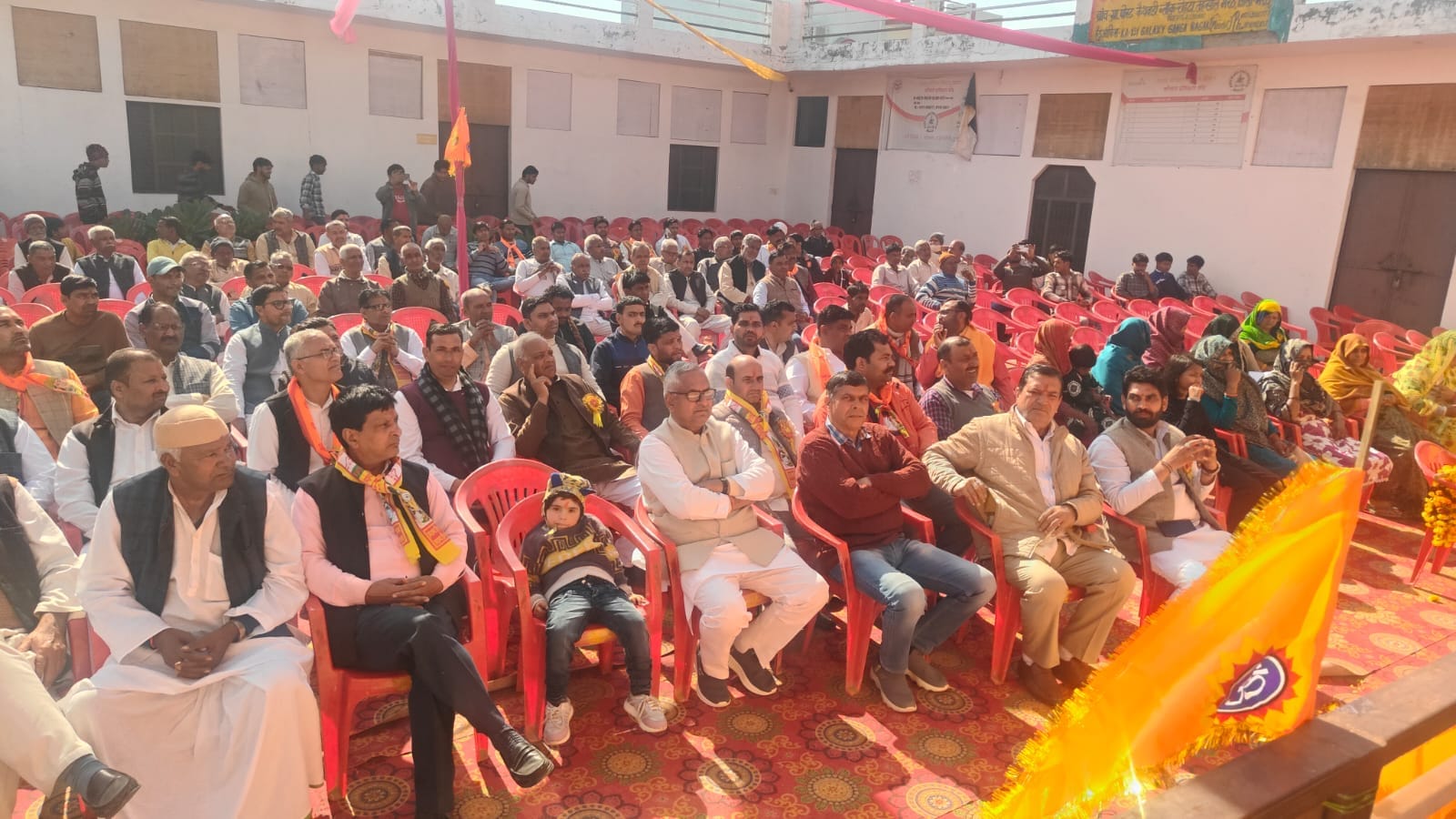 गांव कैथवाड़ी में आयोजित विराट हिन्दू सम्मेलन में मौजूद स्वयं सेवक। संवाद गांव कैथवाड़ी में आयोजित विराट हिन्दू सम्मेलन में मौजूद स्वयं सेवक। संवाद