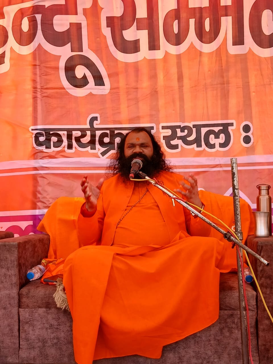 हिंदू सम्मेलन में उपस्थित लोग। (फलावदा) हिंदू सम्मेलन में उपस्थित लोग। (फलावदा)
