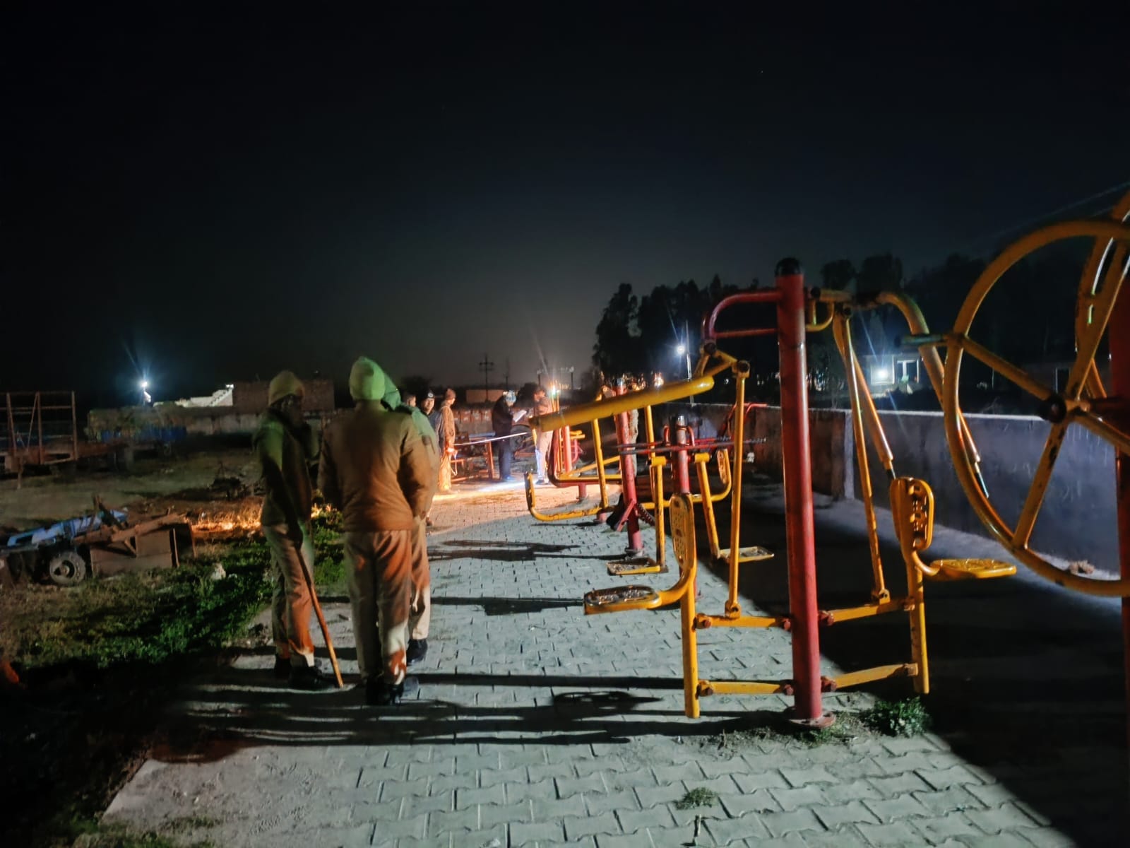  जिला नागरिक अस्पताल पहुंचे मृतकों के परिजन। संवाद