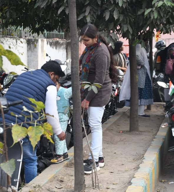 जनभवन के पास लगा जाम।