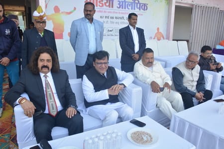केडी सिंह बाबू स्टेडियम में शनिवार को मीडिया ओलंपिक के तीसरे संस्करण का आगाज हुआ। इसमें कई खेल 