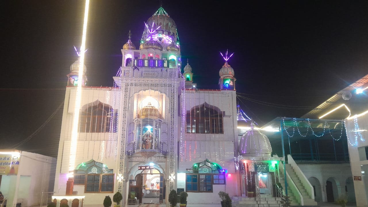 महंत संत निर्मल दास।  