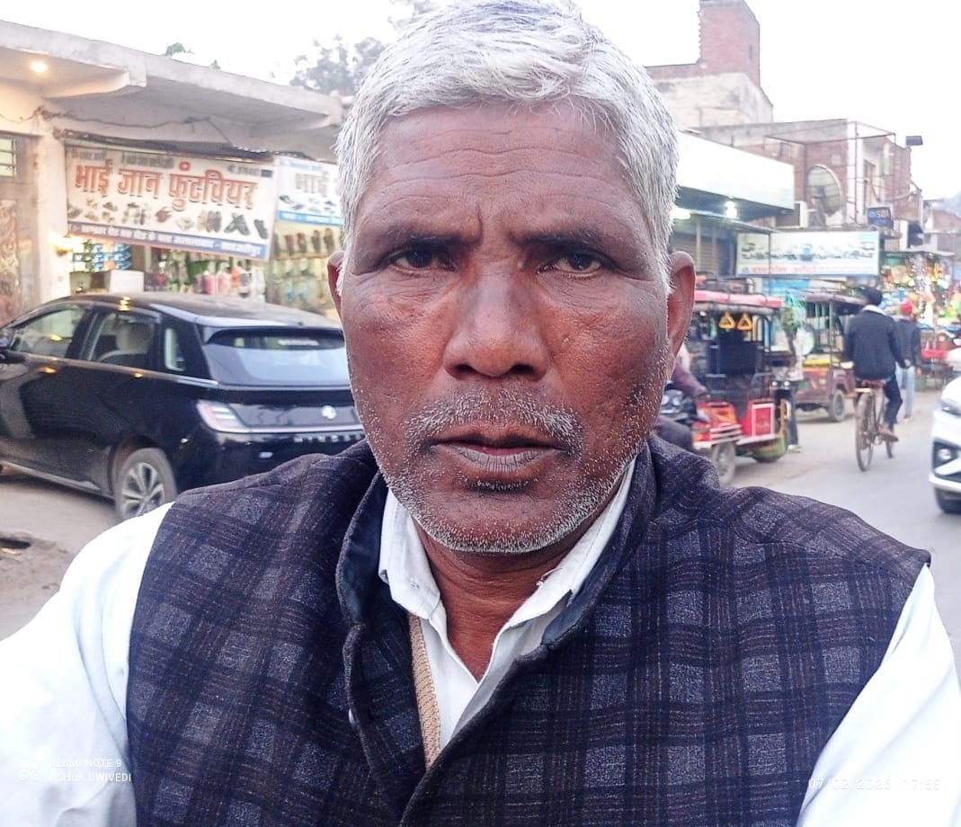 मिर्जापुर क्षेत्र में फर्रुखाबाद मुरादाबाद स्टेट हाईवे पर छुट्टा गोवंशीय पशु। संवाद मिर्जापुर क्षेत्र में फर्रुखाबाद मुरादाबाद स्टेट हाईवे पर छुट्टा गोवंशीय पशु। संवाद