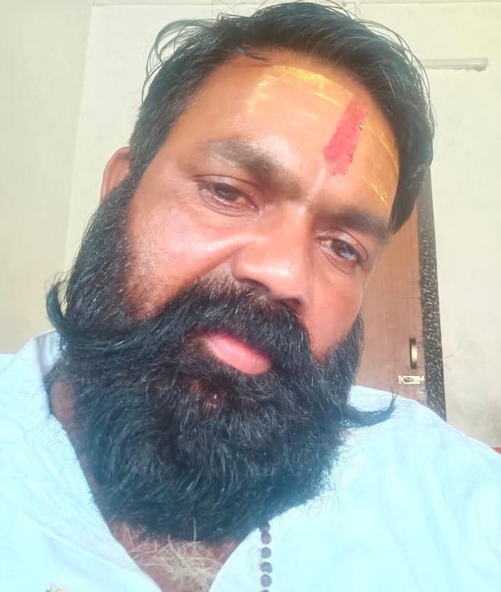 मिर्जापुर क्षेत्र में फर्रुखाबाद मुरादाबाद स्टेट हाईवे पर छुट्टा गोवंशीय पशु। संवाद मिर्जापुर क्षेत्र में फर्रुखाबाद मुरादाबाद स्टेट हाईवे पर छुट्टा गोवंशीय पशु। संवाद
