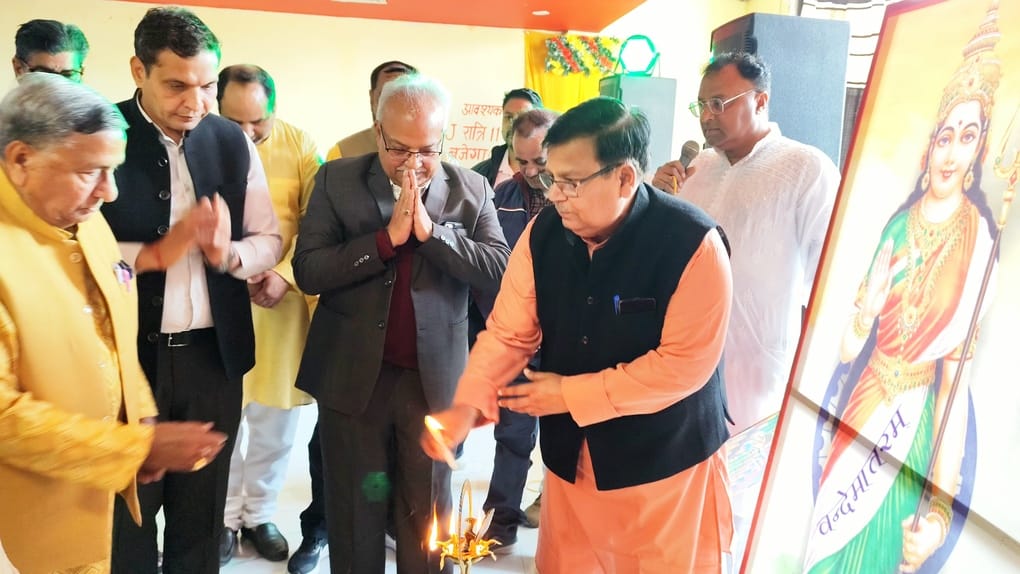 सोहराबगेट डिपो पर राष्ट्रीय गणतंत्र शिवर से भाग लेकर लौटे कैडेट्स का स्वागत किया गया।  स्रोत स्