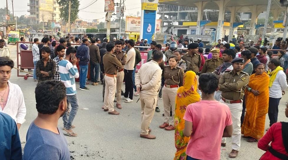 सड़क जाम मुआवजा को लेकर